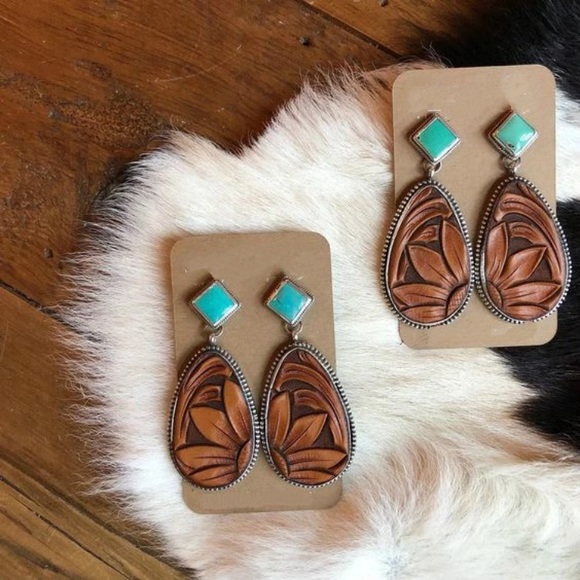 Southwestern turquoise resin earrings - Picture 2 of 3